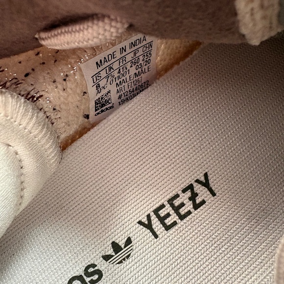 Yeezy boost 350 V2 - Picture 9 of 11